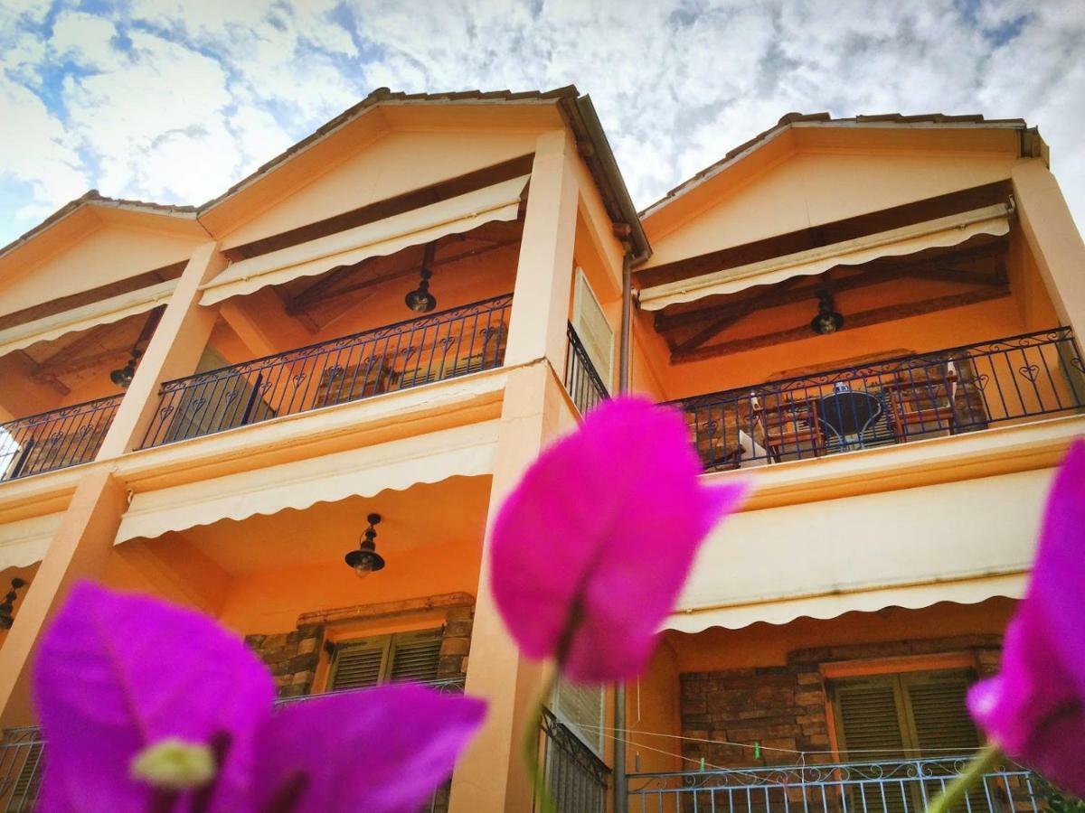 Trocolo Apartments Sývota Eksteriør bilde